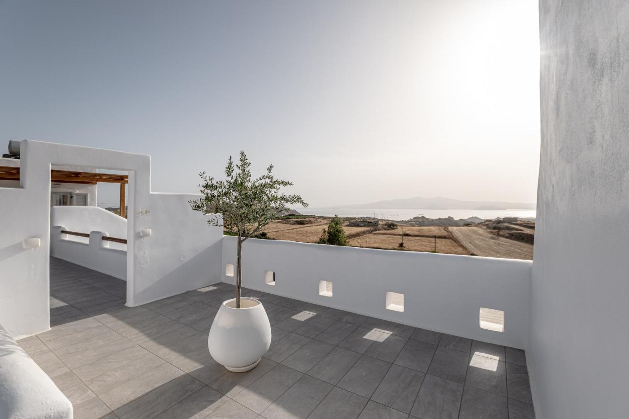 Ariadne'S Crown Luxury Suites With Private Pool Vivlos Екстер'єр фото